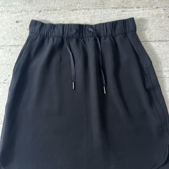Lululemon Black Size 8 Drawstring Skirt - Picture 2 of 5